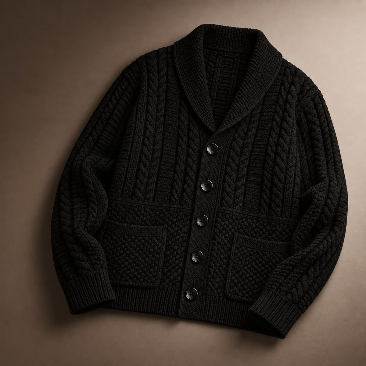 Cardigan da uomo in maglia con lavorazione a trecce