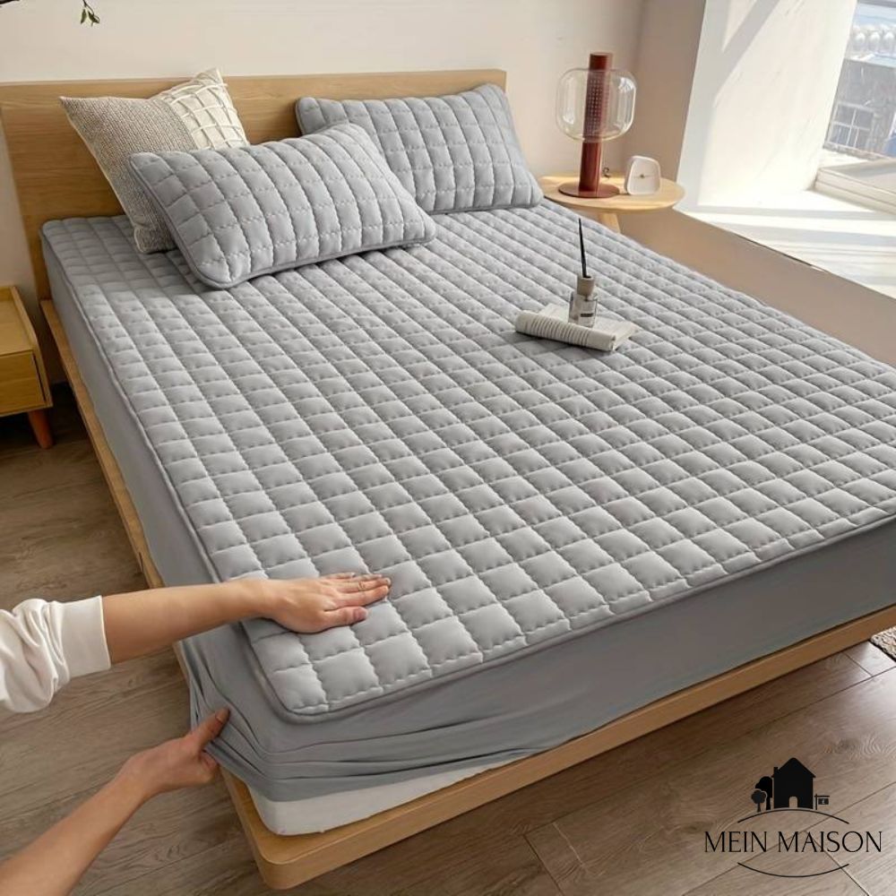 Quilted Mattress Protector with Elastic Side