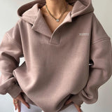 Dámská oversize mikina s kapucí a výstřihem do V