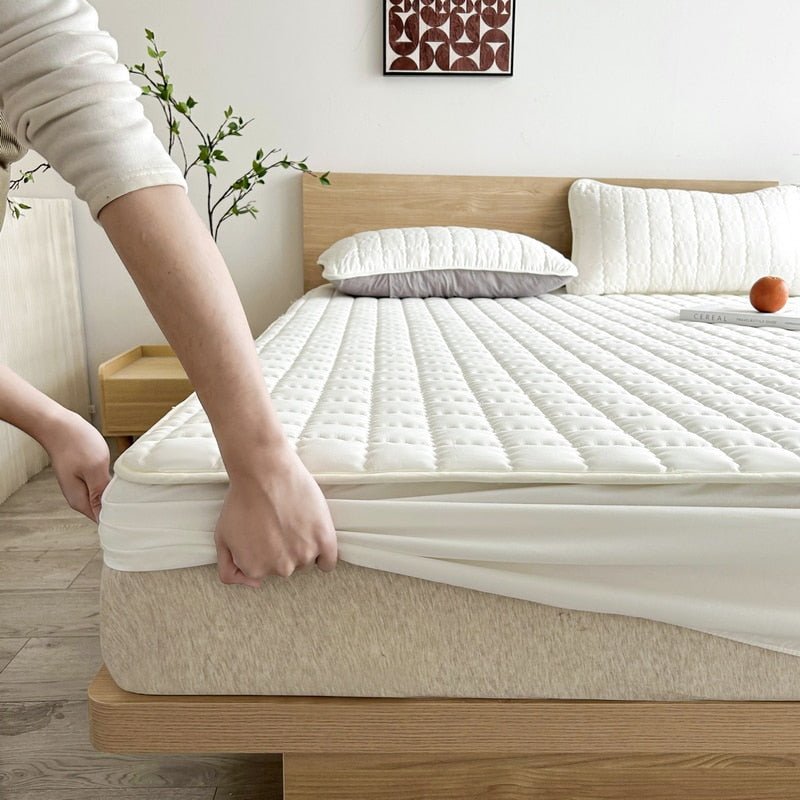 Quilted Mattress Protector with Elastic Side
