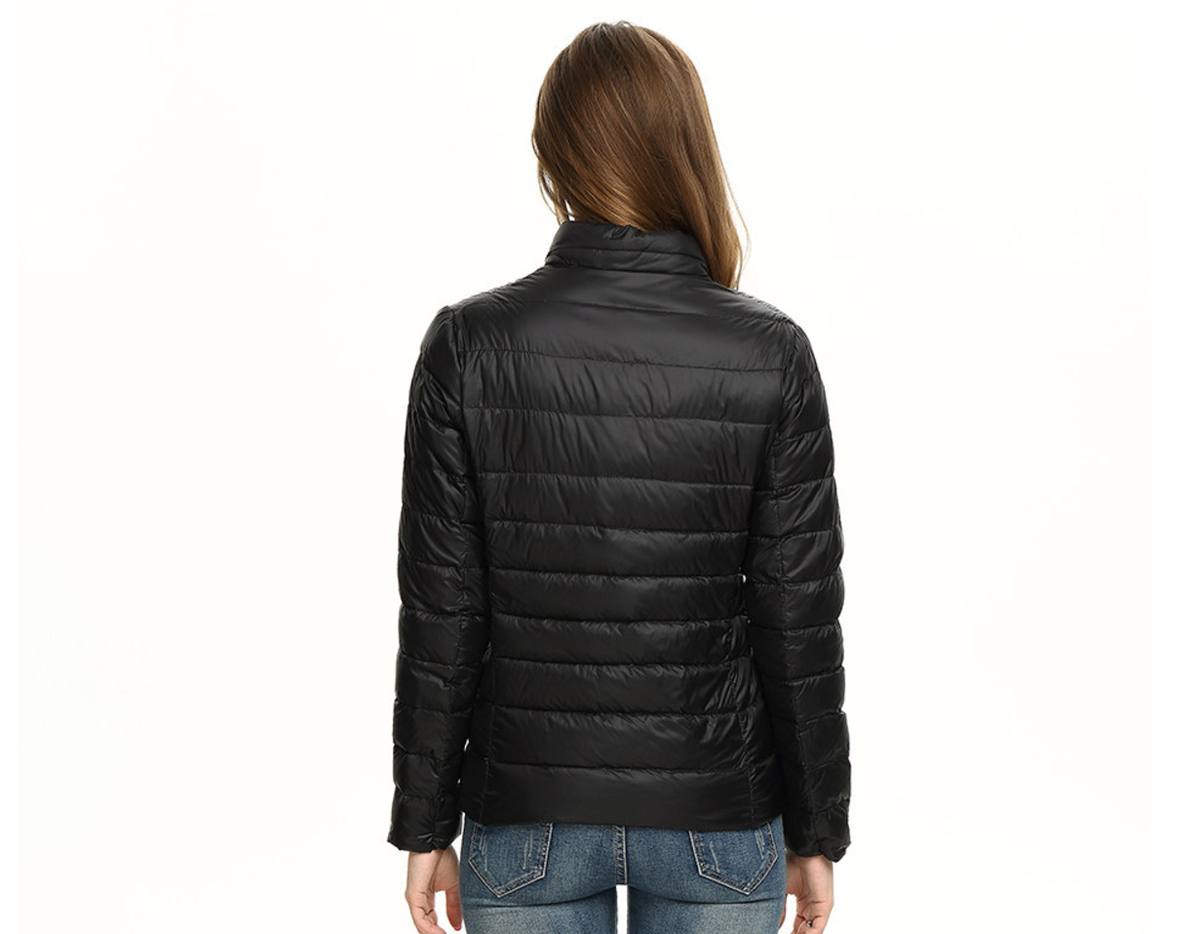 Let quiltet jakke til kvinder med ståkrave