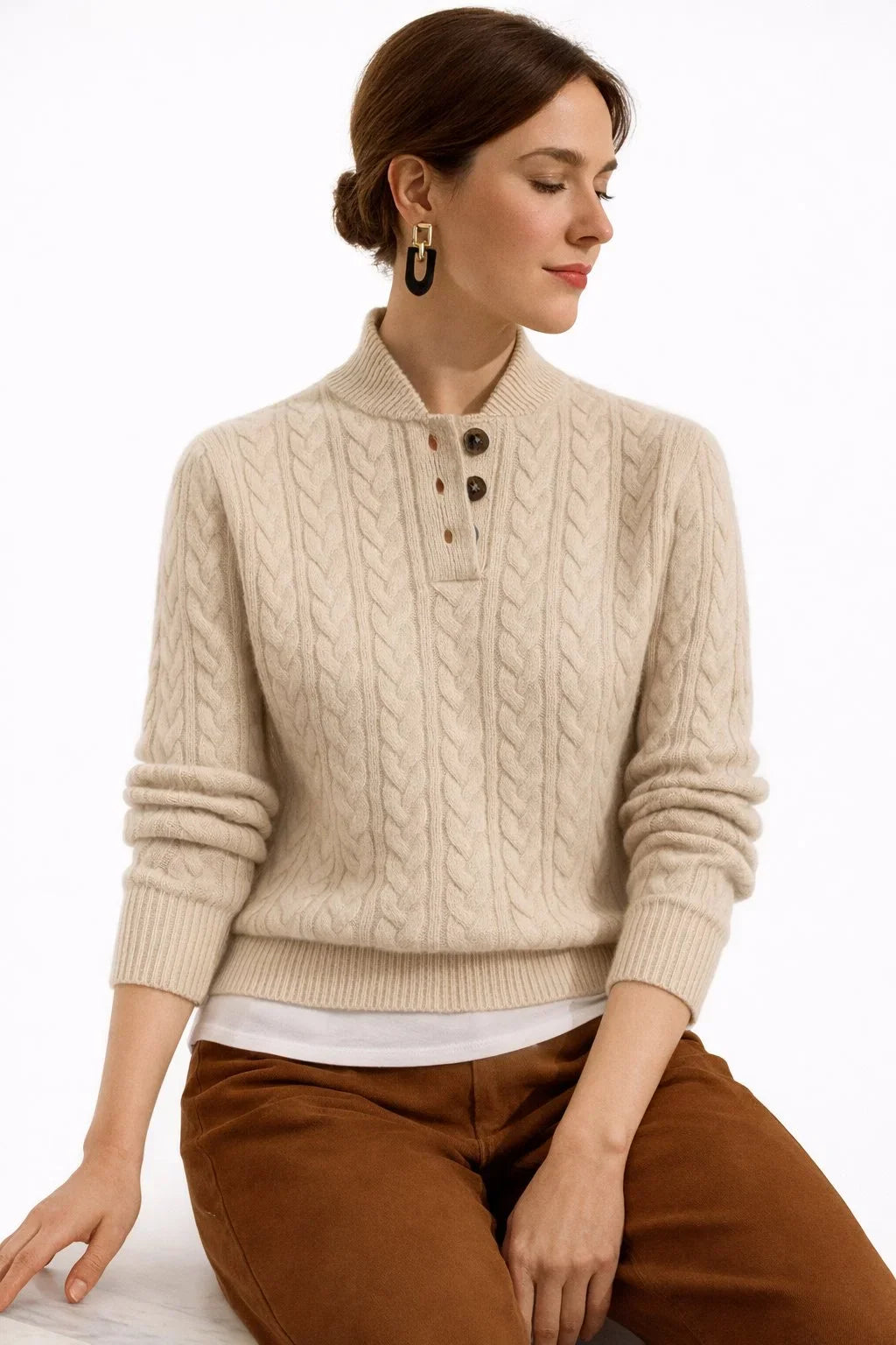 Sweter Warkoczowy ze Stójką i Guzikami Damski